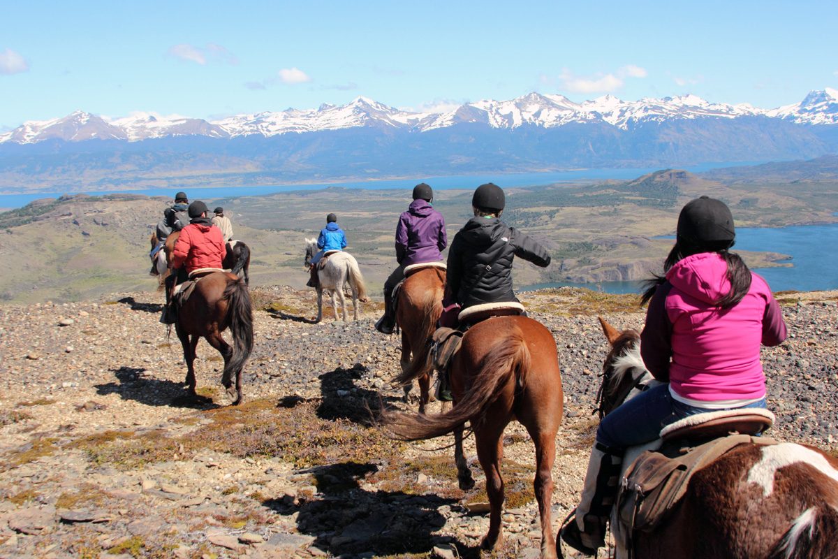 CABALGATA MEDIO DÍA EN LAGUNA SOFÍA
